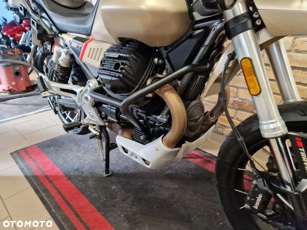 Moto Guzzi V85 - 34