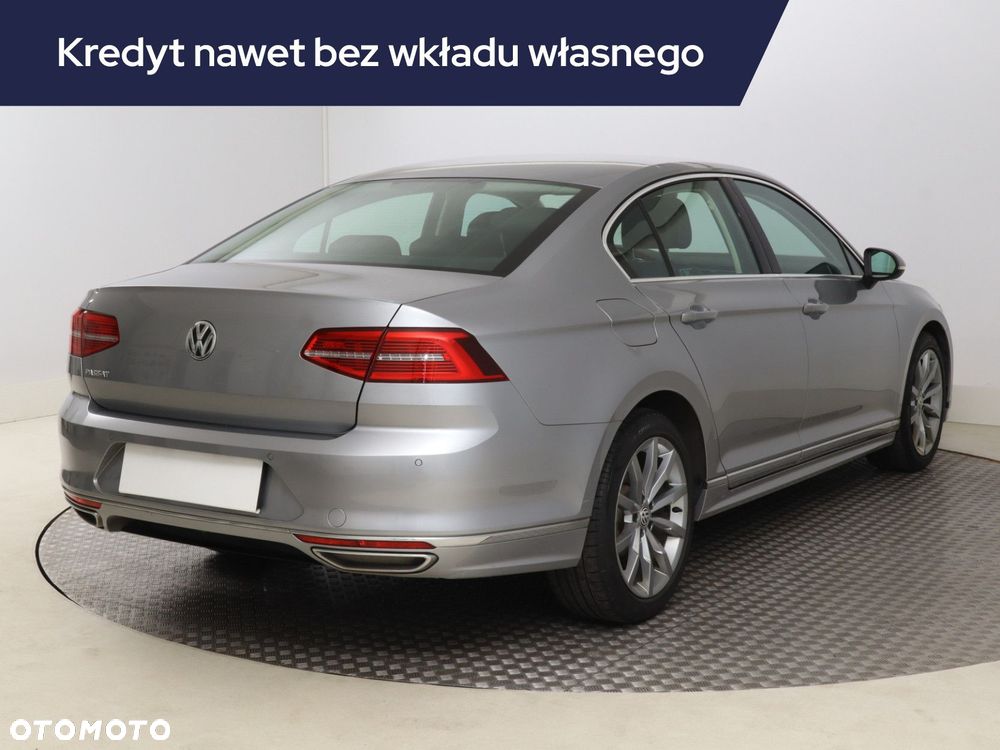 Volkswagen Passat - 7