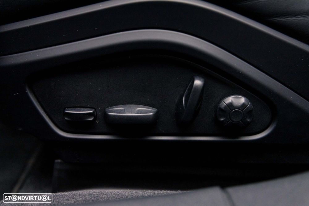 Porsche Panamera Sport Turismo 4 E-Hybrid Platinum Edition - 28