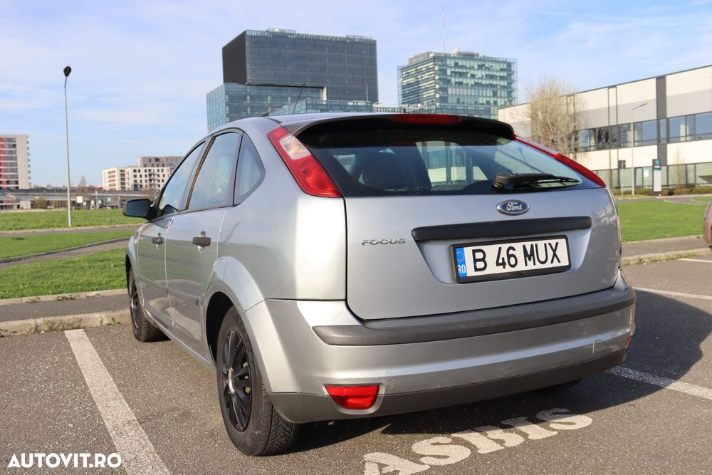 Ford Focus 1.4i Ambiente - 6