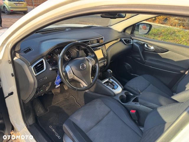 Nissan Qashqai 1.6 DCi Xtronic ACENTA - 9