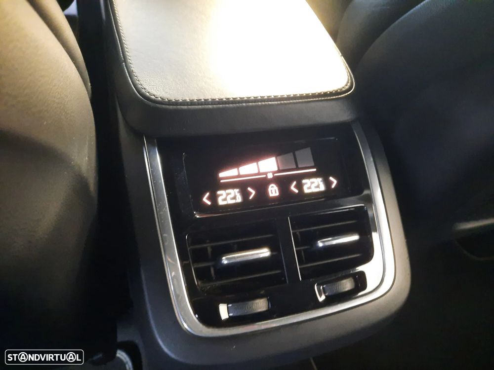 Volvo XC 90 2.0 D4 R-Design - 54