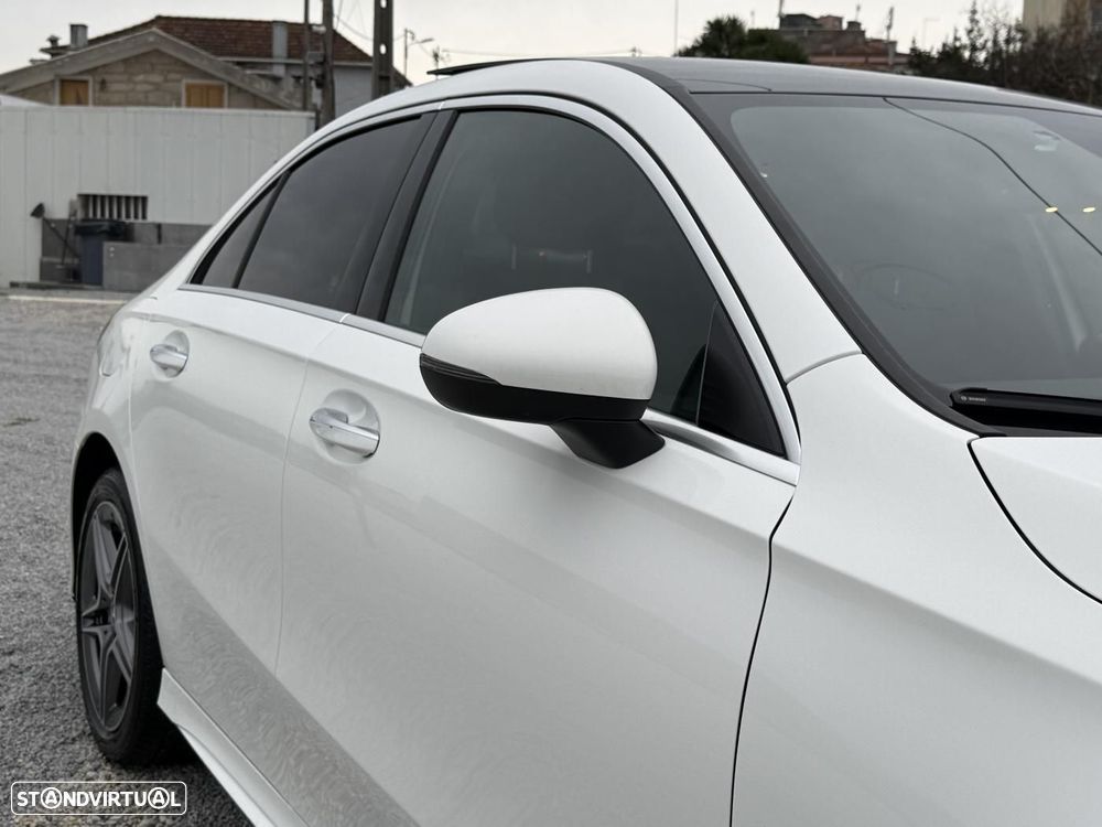 Mercedes-Benz A 250 Limousine e AMG Line - 19