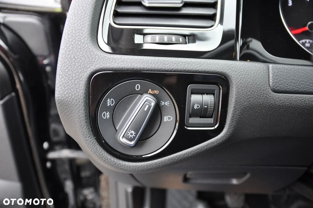 Volkswagen Golf - 14