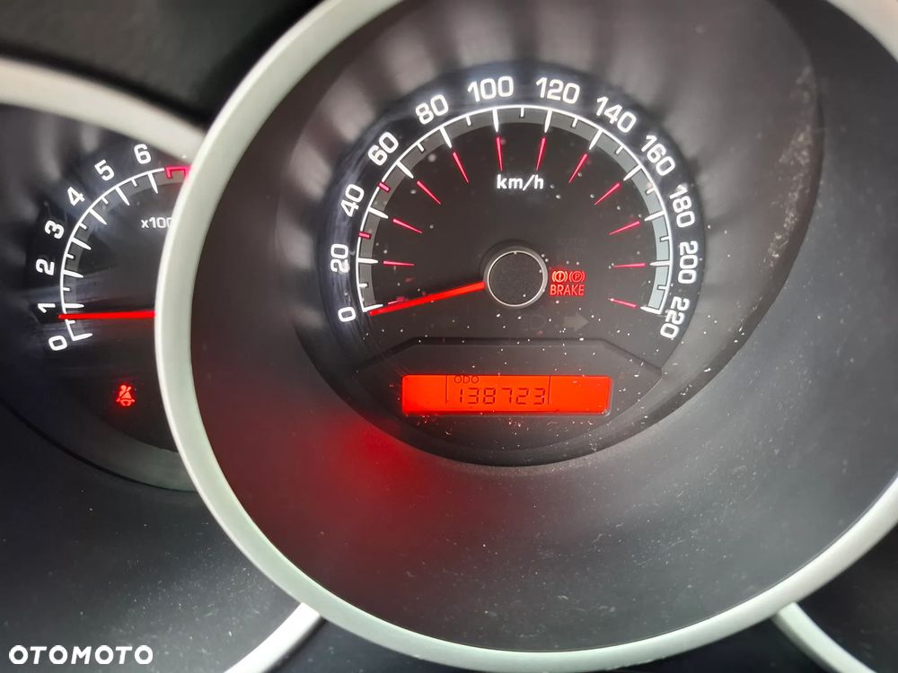 Kia Venga 1.4 CVVT Vision - 26