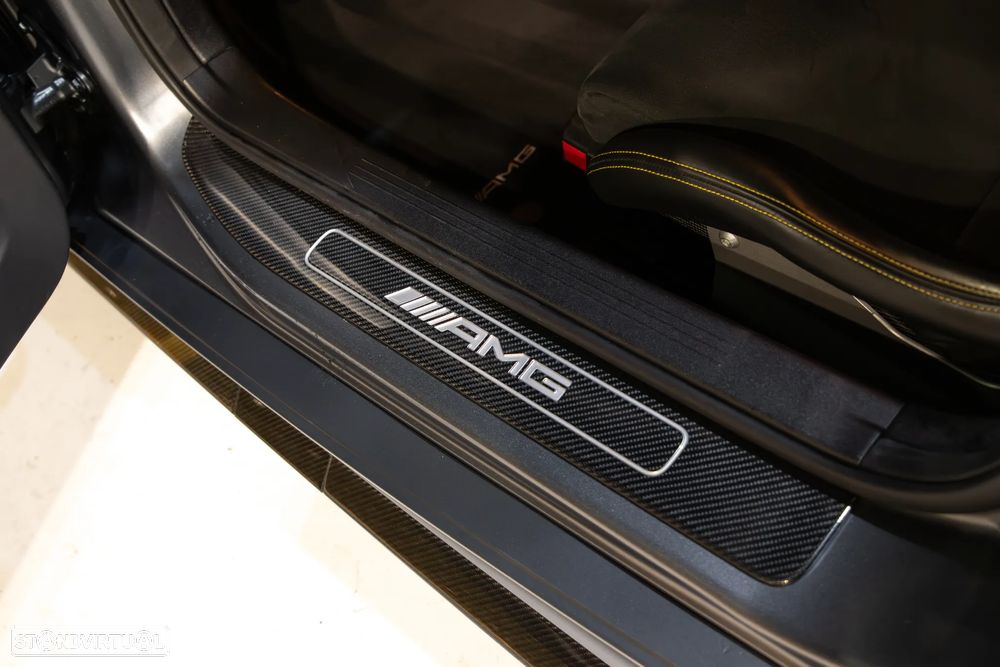 Mercedes-Benz AMG GT R - 35