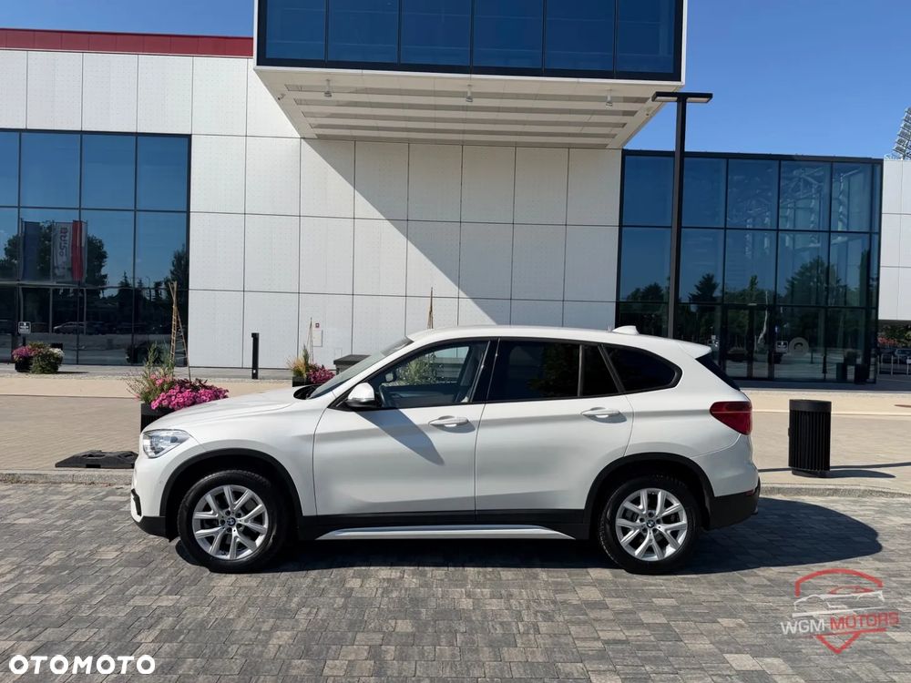 BMW X1 xDrive20i Advantage - 4