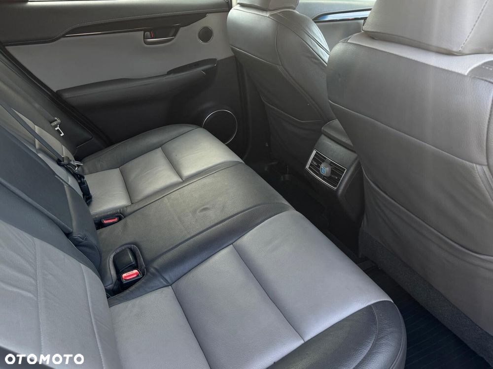 Lexus NX 200t Comfort AWD - 21