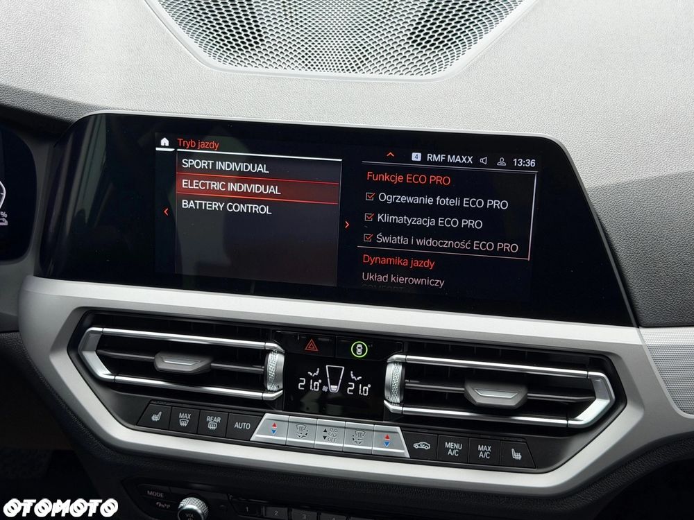 BMW Seria 3 320e Sport Line - 23