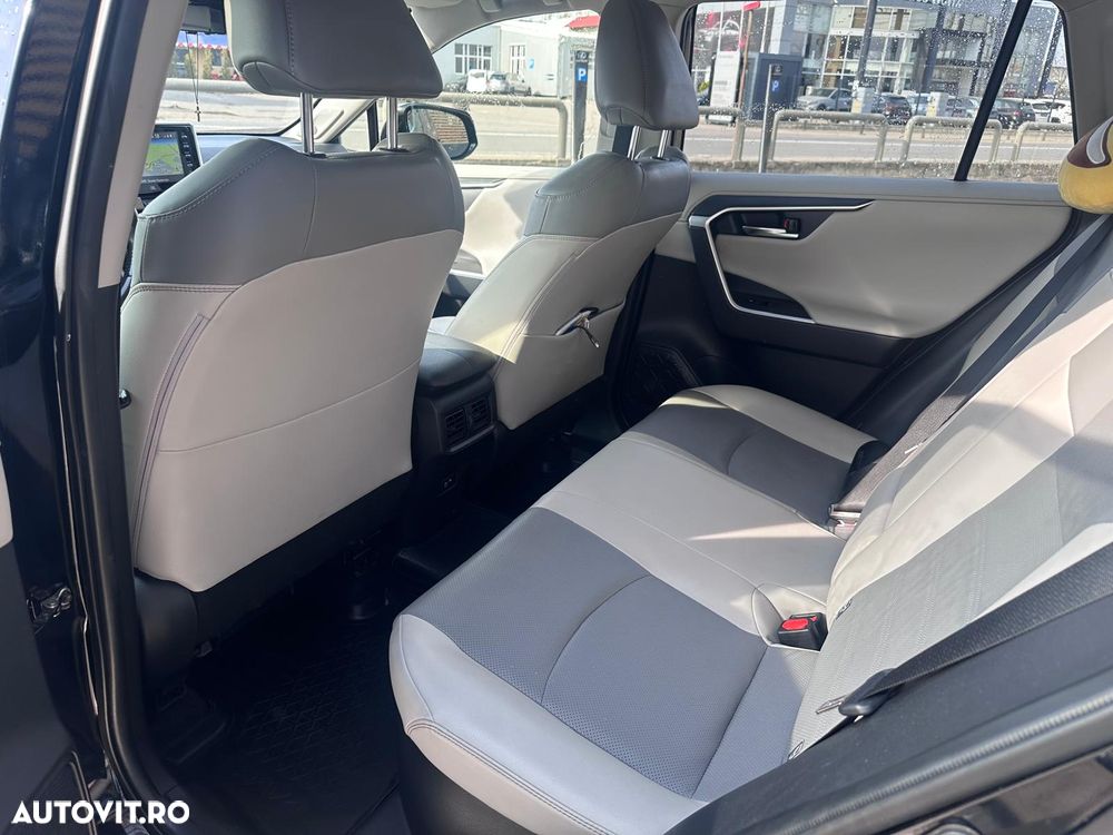 Toyota RAV4 2.5 VVT-iE 4x4 Luxury Premium - 13