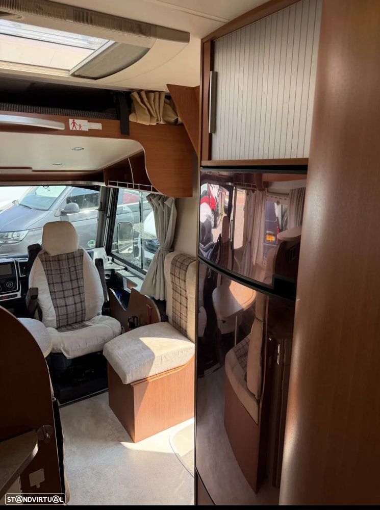 Chausson Welcome I 778 Cama central + Basculante + frigorífico 190L - 5