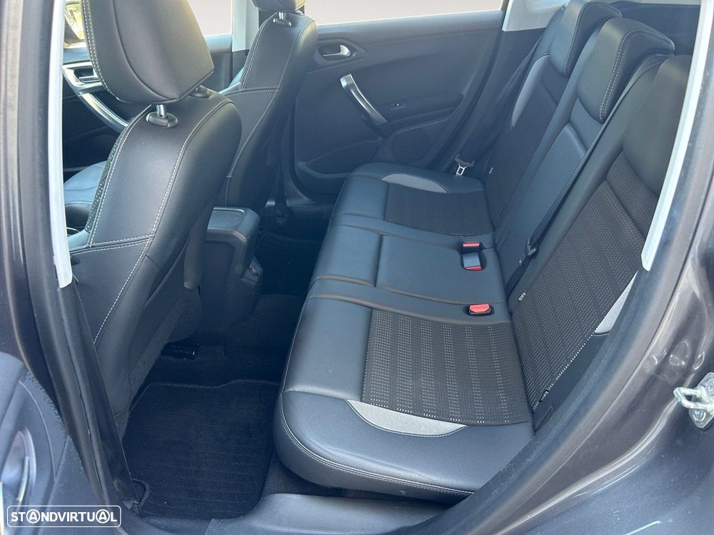 Peugeot 2008 1.2 PureTech Allure - 13