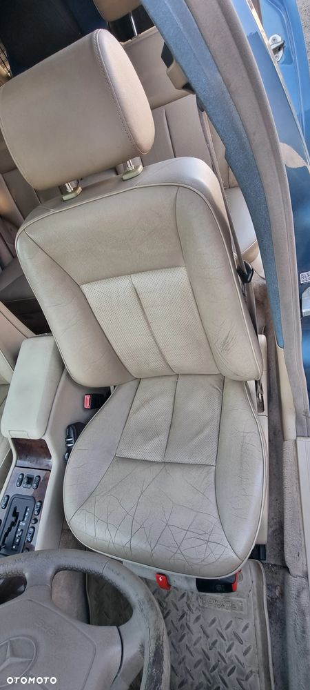 Mercedes-Benz Klasa E 420 T Avantgarde - 27