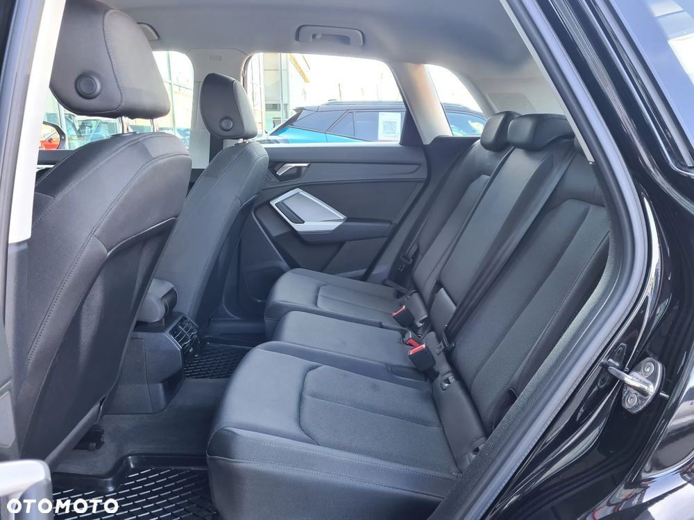 Audi Q3 35 TFSI S tronic - 11