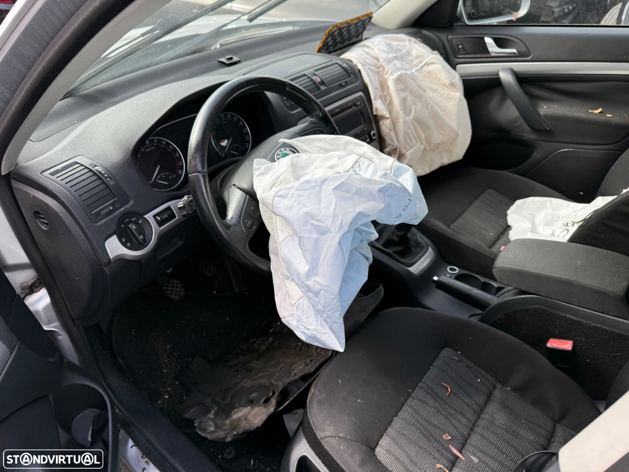 Skoda Octavia 1.6 Tdi de 2011 para peças - 4