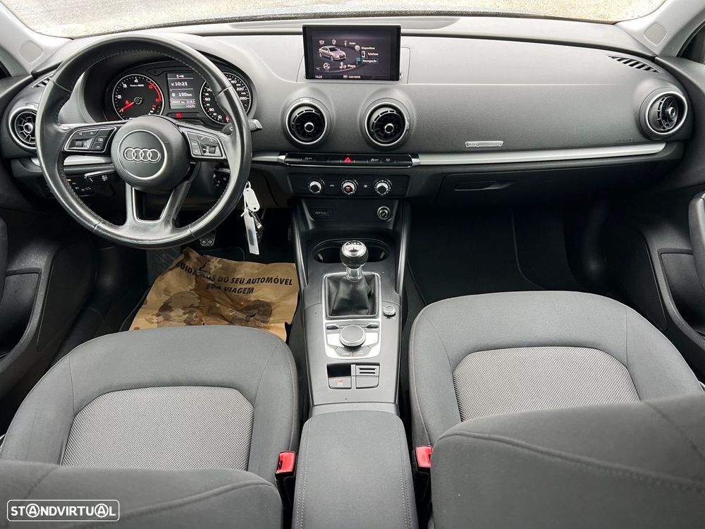 Audi A3 Limousine 30 TDI Design - 24