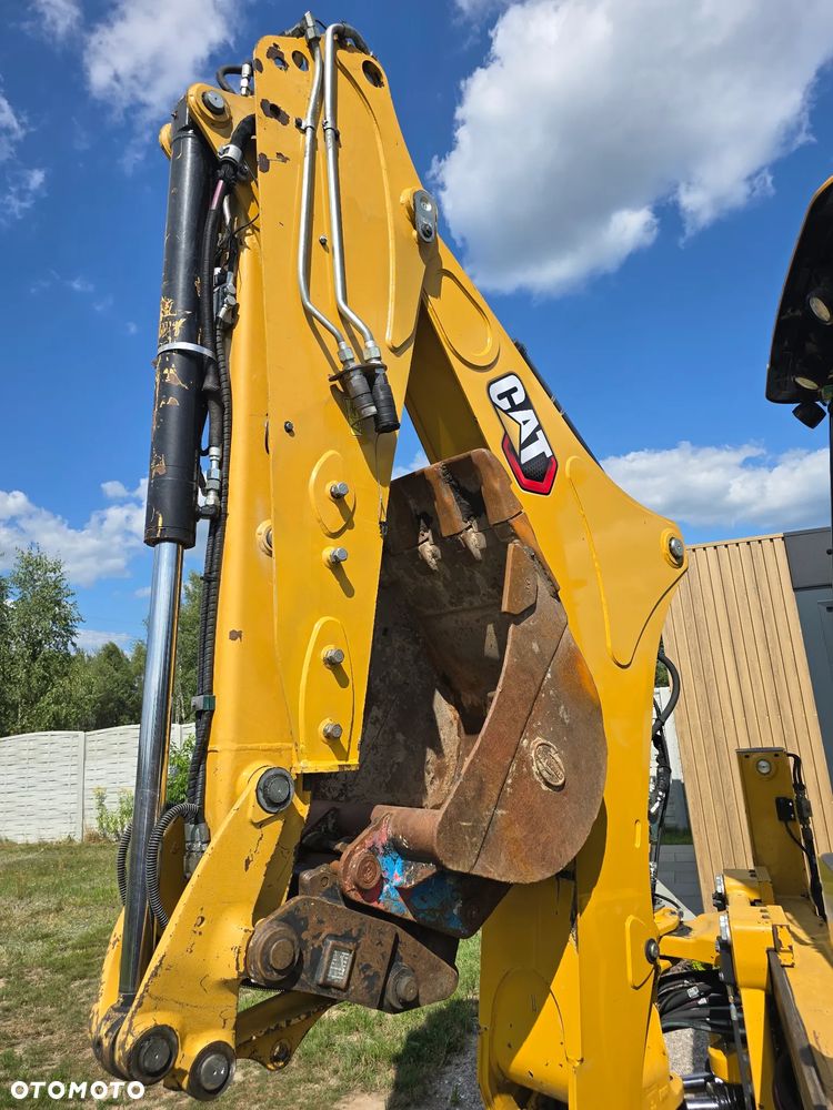 Caterpillar - 10