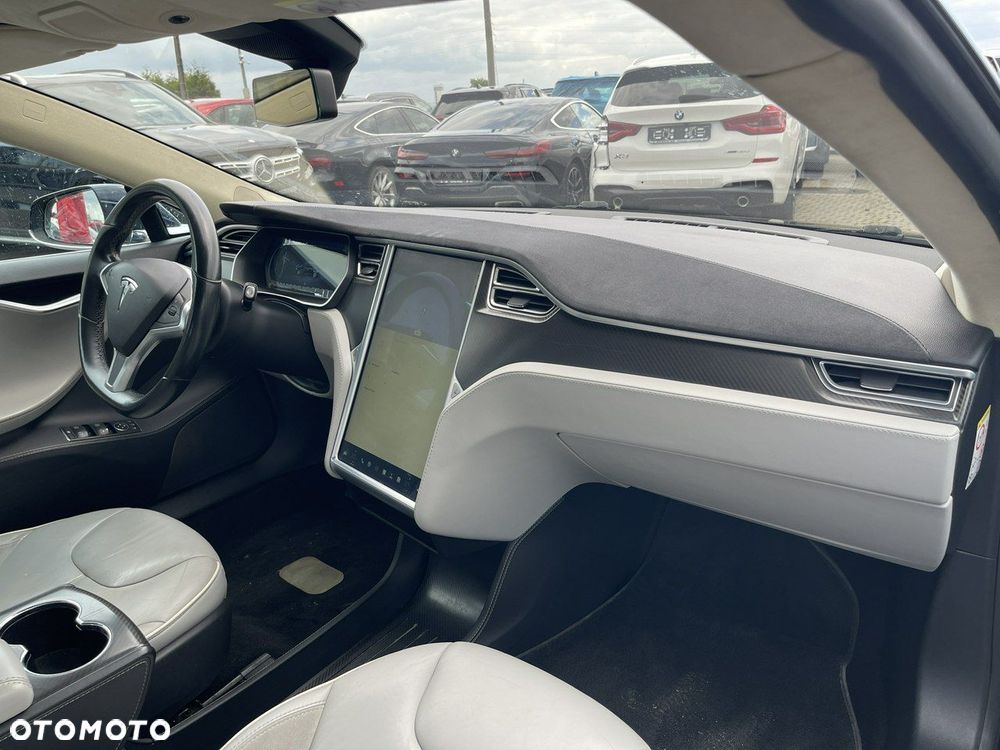 Tesla Model S 85 - 13