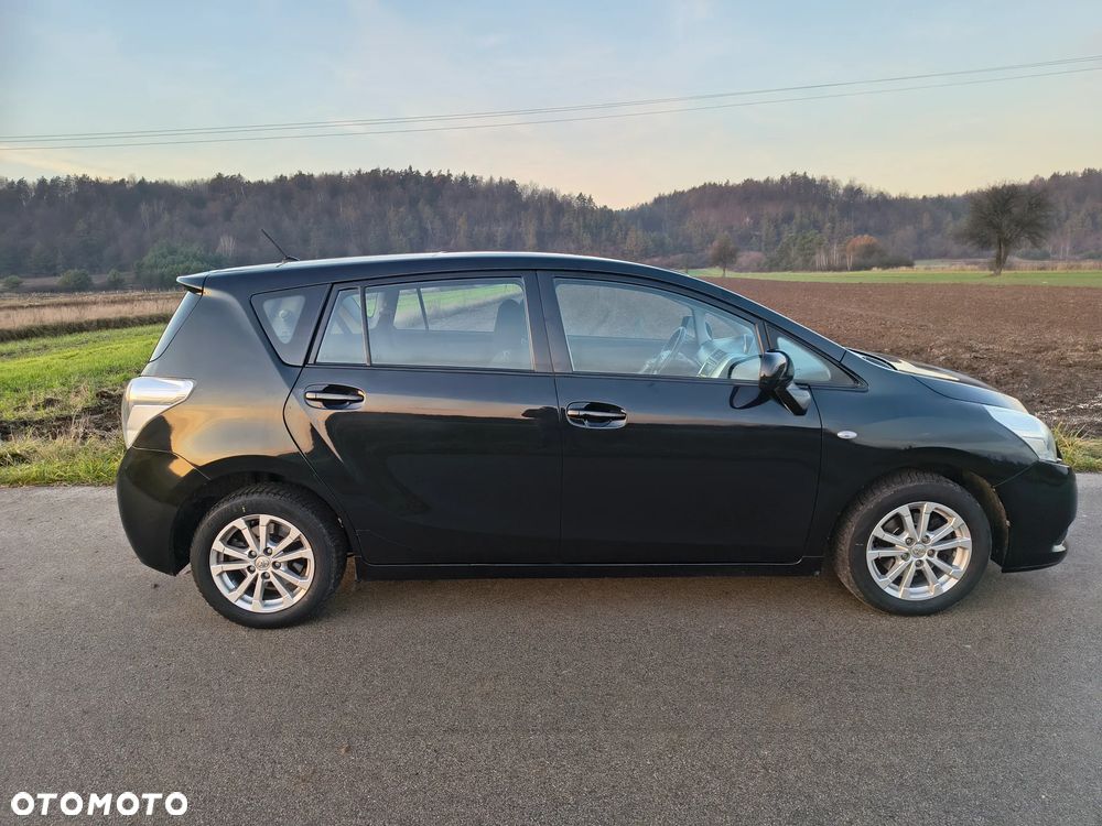 Toyota Verso 2.0 D-4D - 4