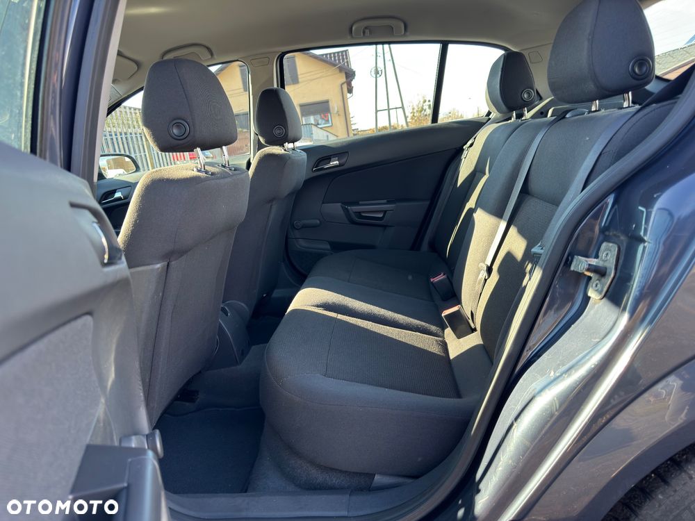 Opel Astra - 16