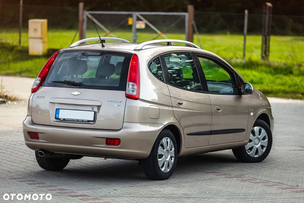 Chevrolet Rezzo 1.6 SE - 11