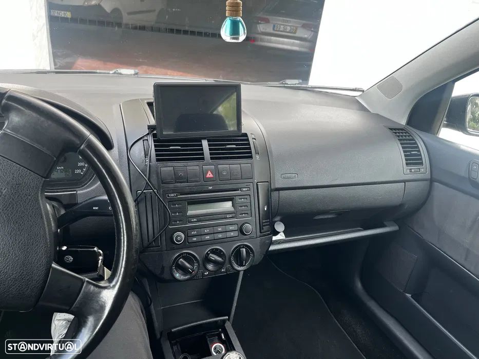 VW Polo 1.2 Confortline - 2