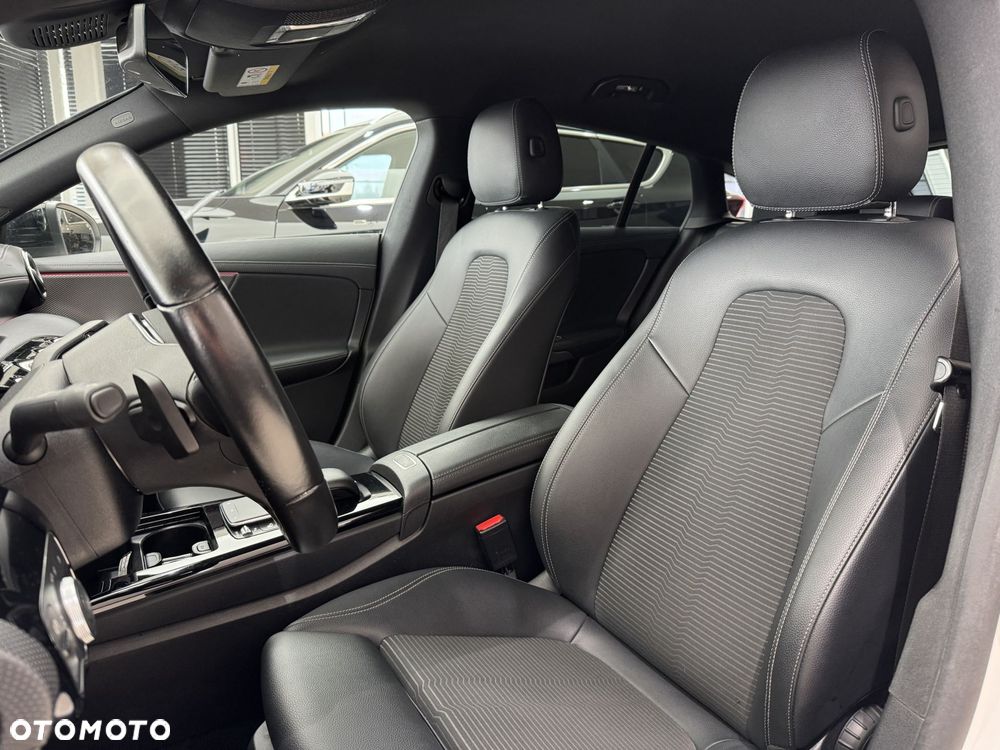 Mercedes-Benz CLA - 10