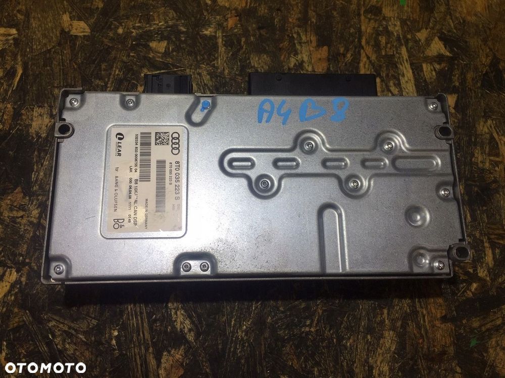 AUDI A4 B8 A5 WZMACNIACZ BANG OLUFSEN 8T0035223S - 8