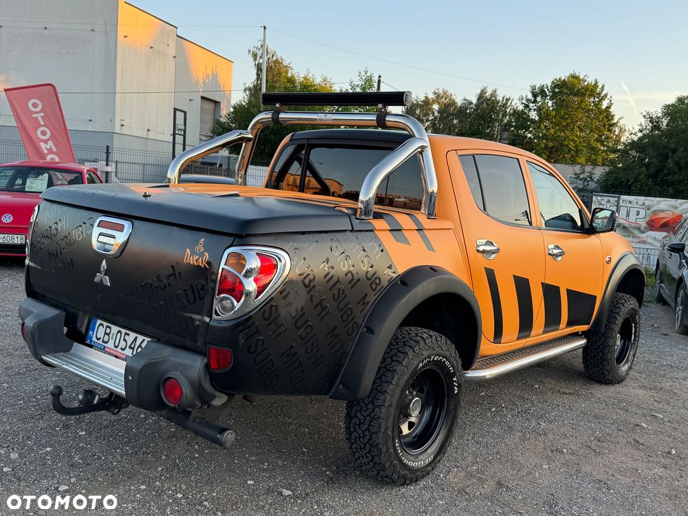 Mitsubishi L200 2.5 DID Summer Edition Sport - 16
