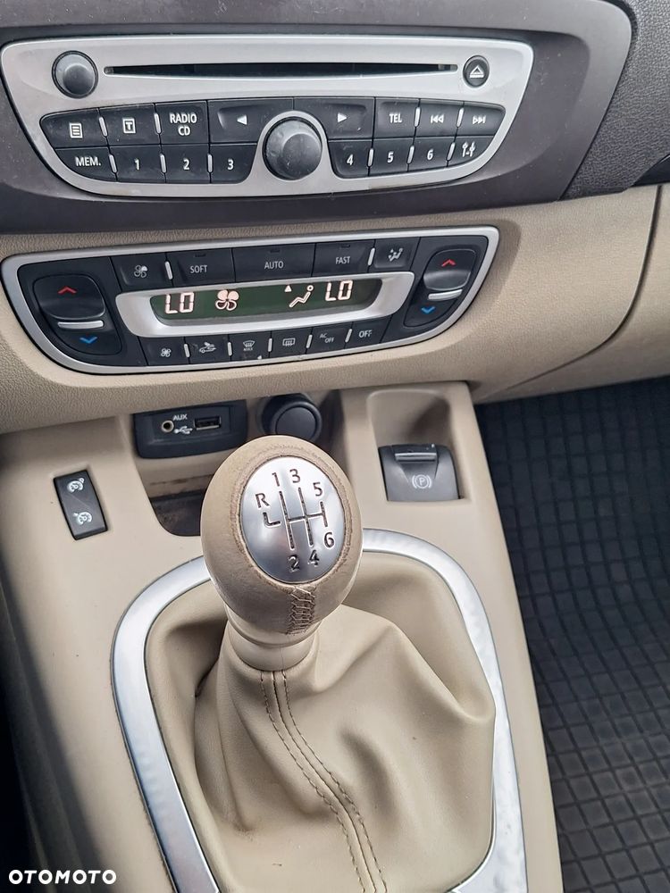 Renault Grand Scenic Gr 1.9 dCi Luxe Privilege - 10