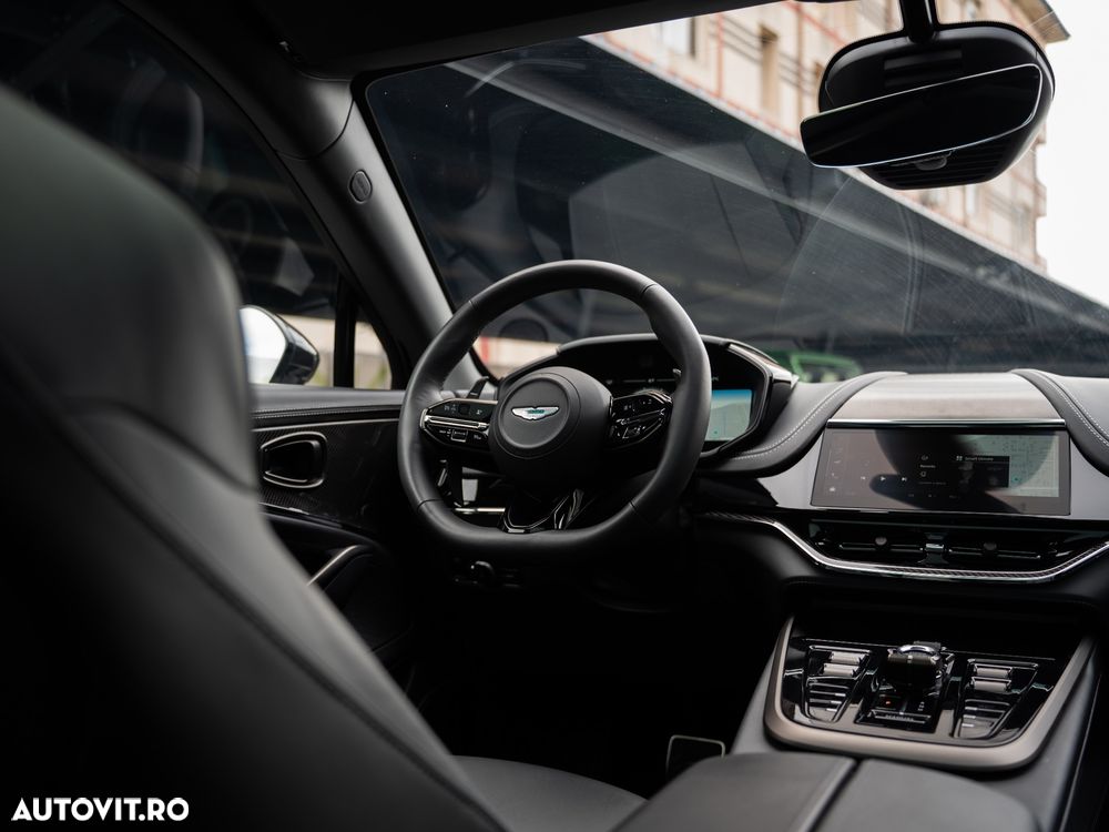 Aston Martin DBX - 19