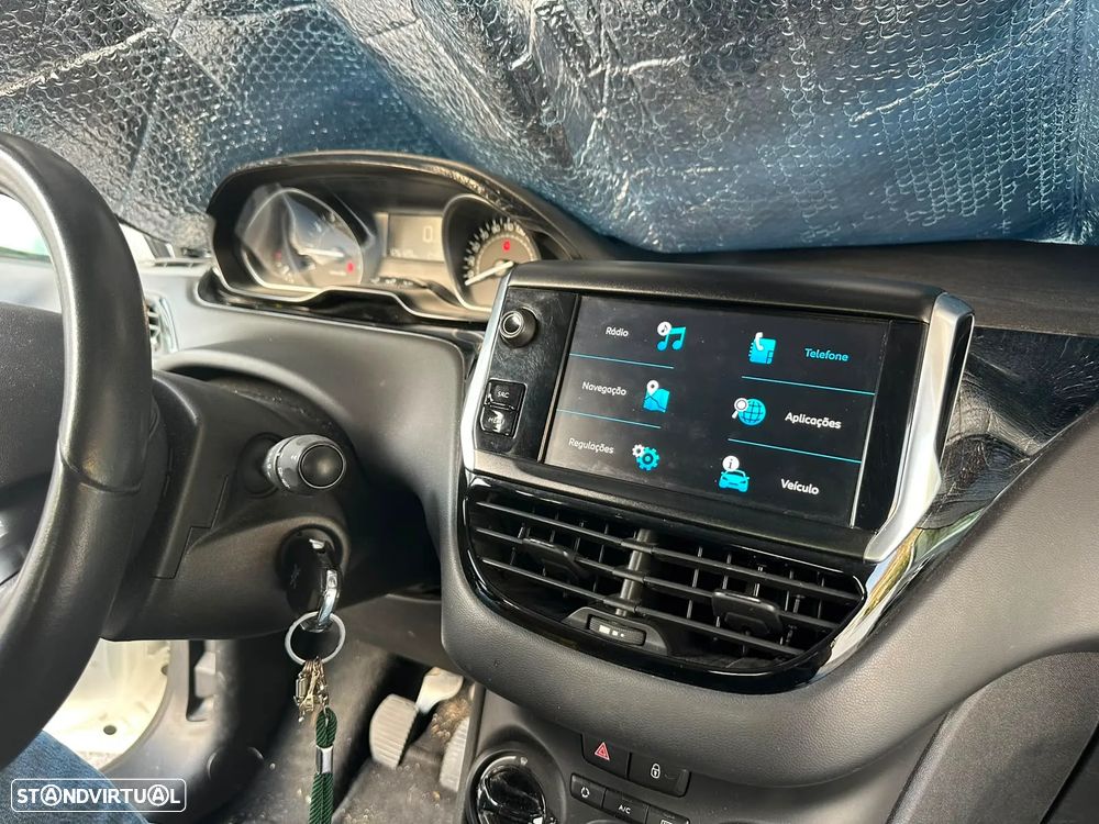 Peugeot 208 1.2 PureTech Signature - 10