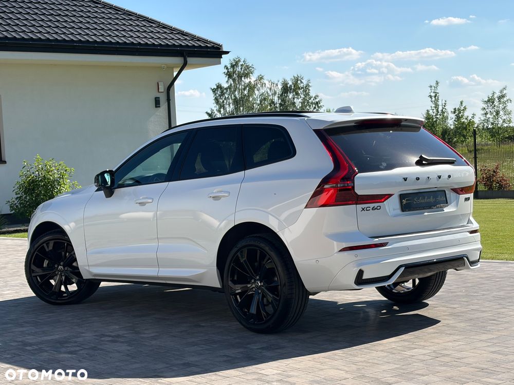 Volvo XC 60 B5 B AWD Ultra Black Edition - 26