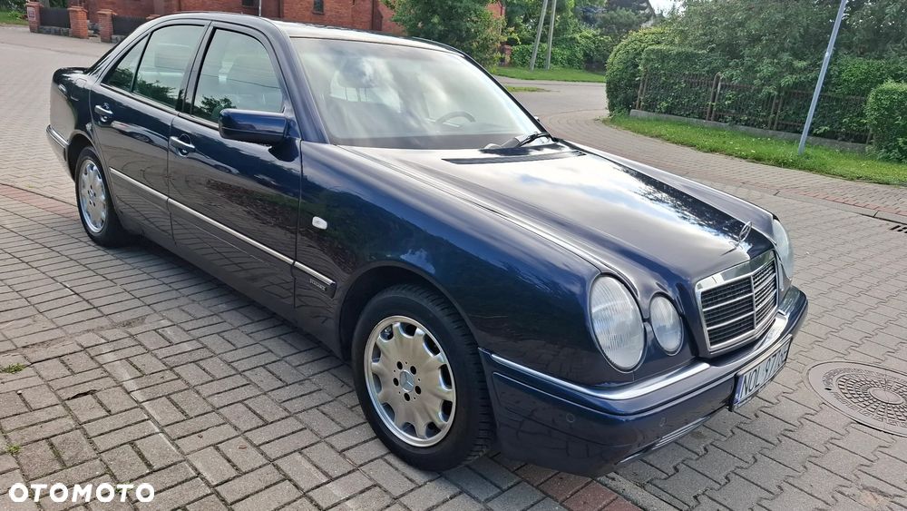 Mercedes-Benz Klasa E 280 4 Matic Elegance - 2