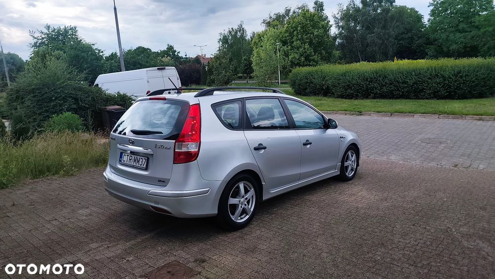 Hyundai i30 blue 1.6 CRDi Premium - 22