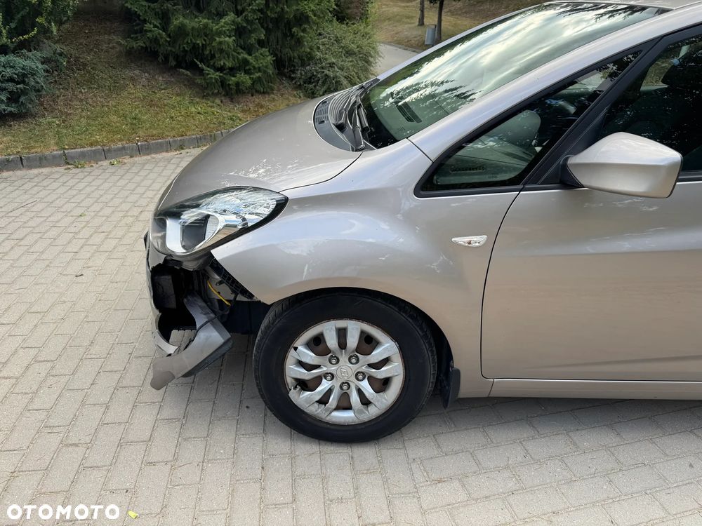 Hyundai ix20 1.4 blue Trend - 12