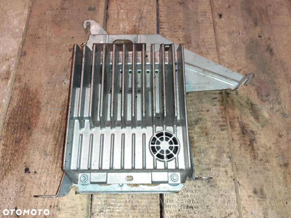 Mercedes W212 W204 Wzmacniacz HARMAN BECKER - 1