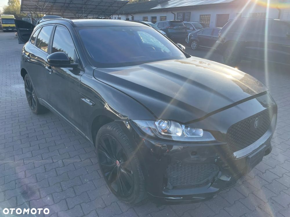 Jaguar F-Pace 2.0 i4P AWD R-Sport - 2