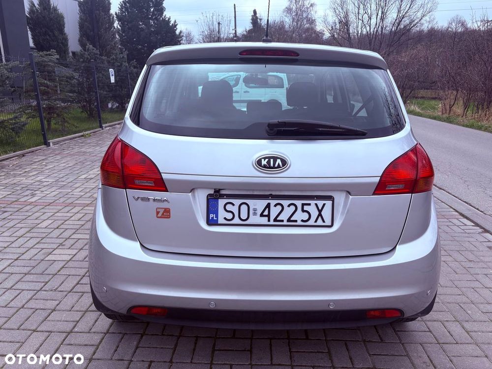 Kia Venga 1.4 L - 8
