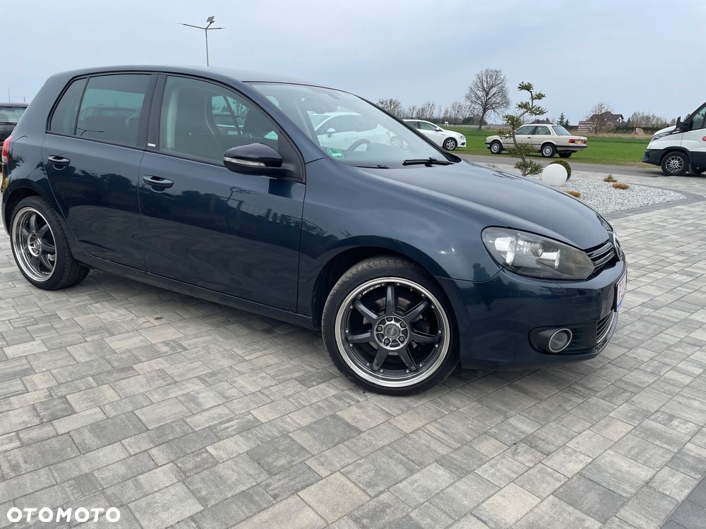 Volkswagen Golf 1.6 TDI DPF Highline - 17