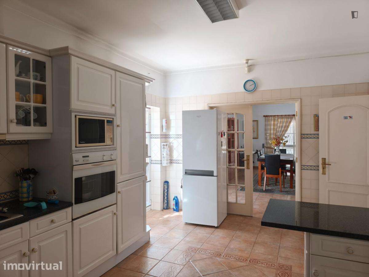 Quarto - localizado em Setubal - Grande imagem: 4/9