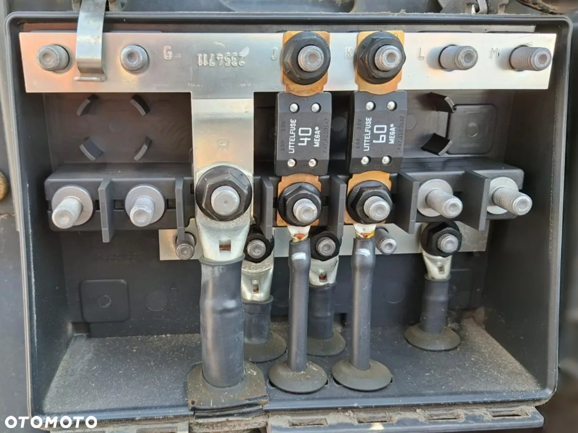 SKRZYNKA ELEKTRYCZNA PUSZKA SCANIA  R S NTG 2568757 2568758 - 3