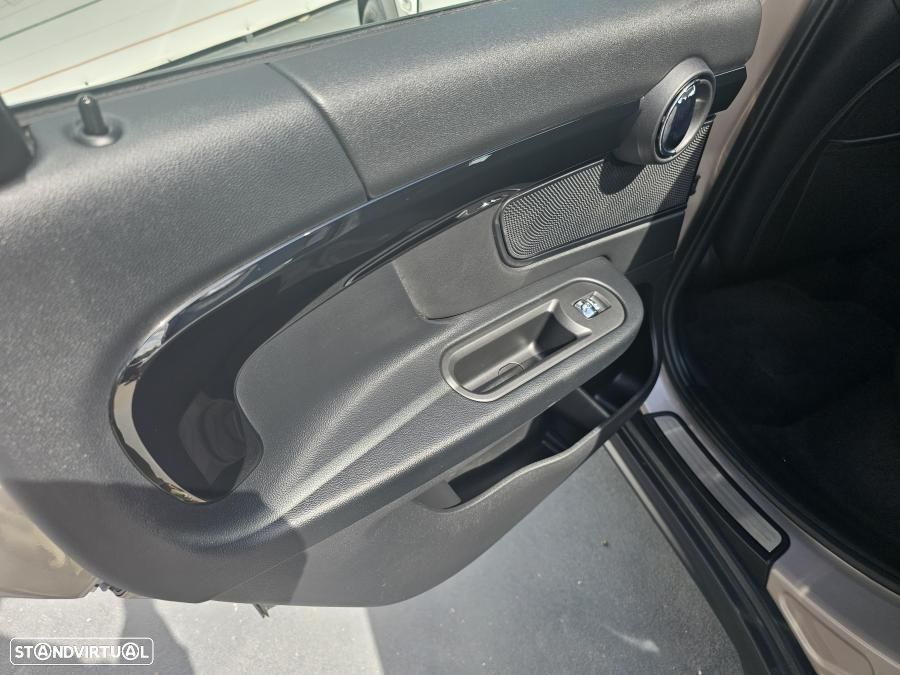 MINI Countryman Cooper SE All4 Aut. Essential - 25