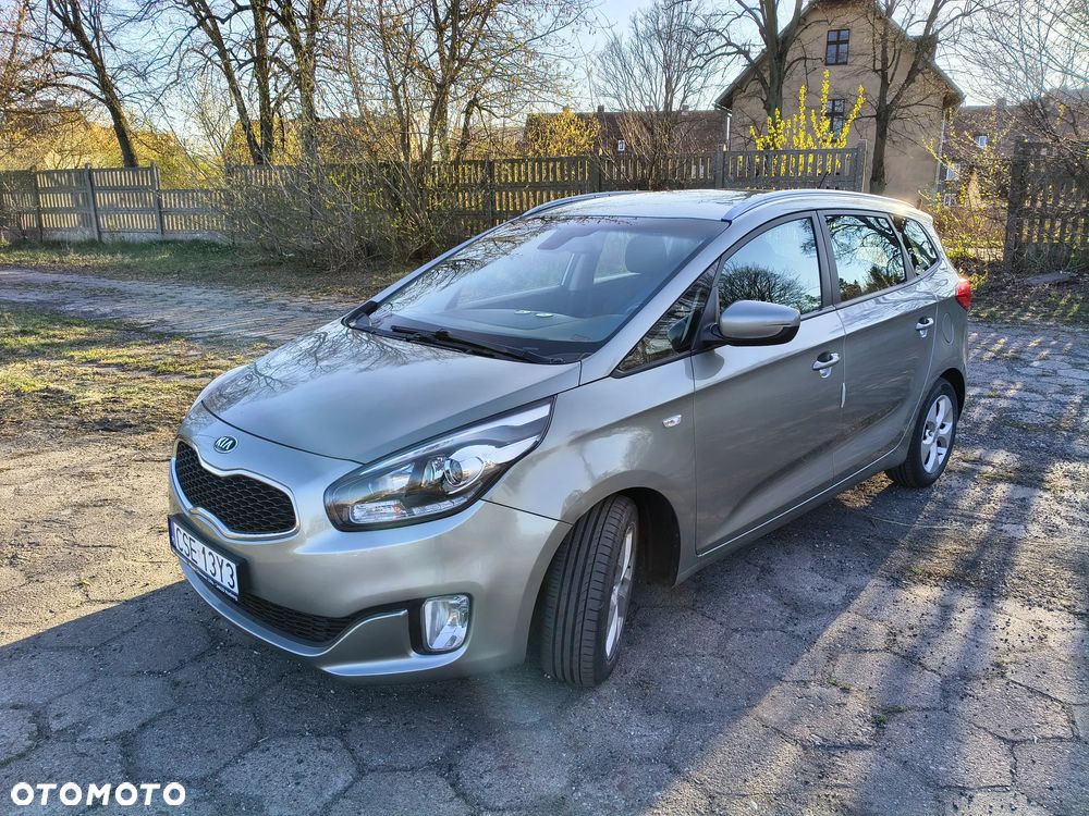 Kia Carens 1.6 GDI Dream Team Edition - 9