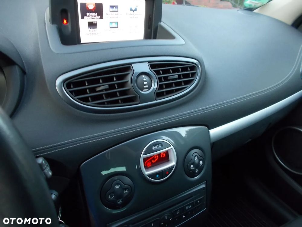 Renault Clio - 11