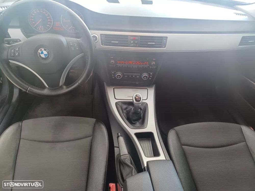 BMW 318 d - 20