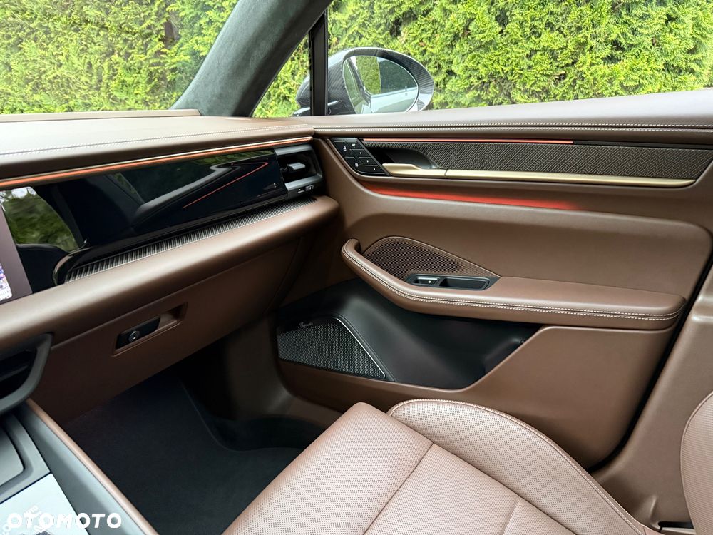 Porsche Macan - 17