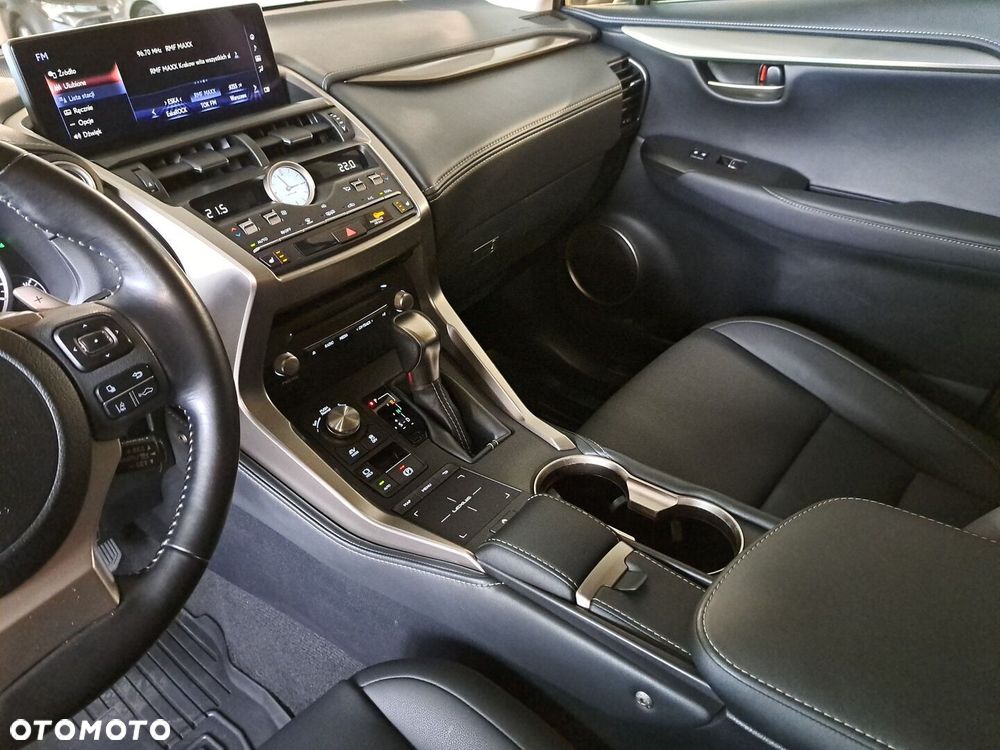 Lexus NX 300h F Impression AWD - 31