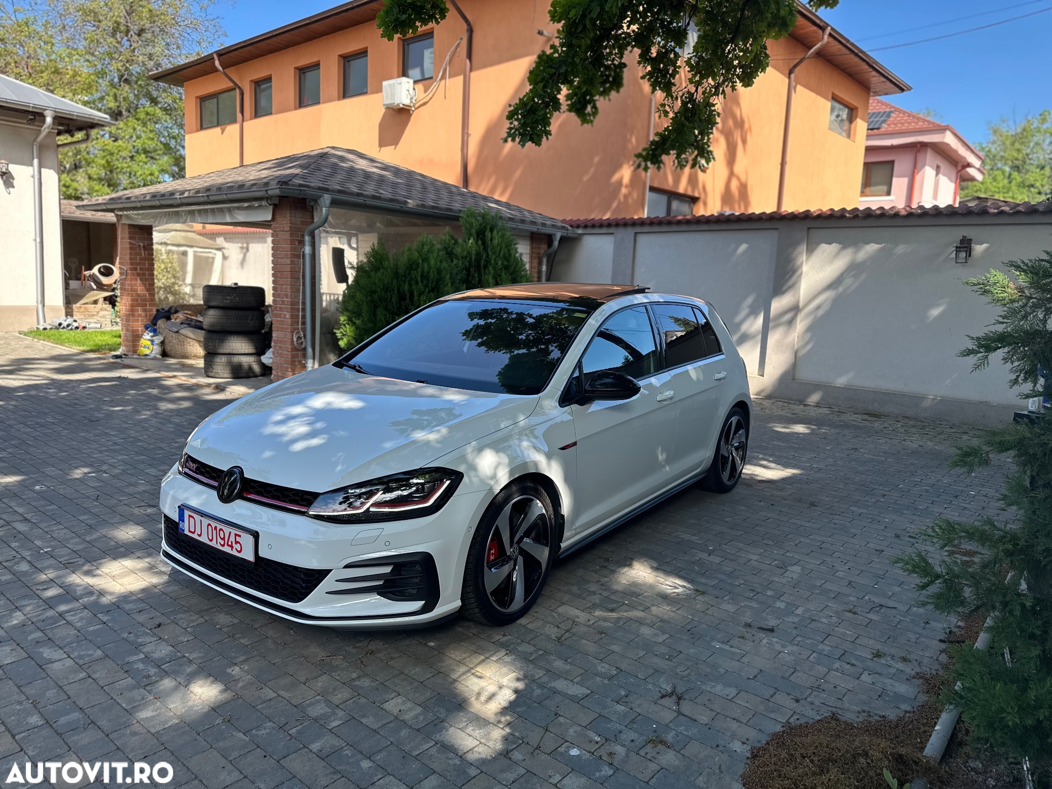 Volkswagen Golf 2.0 TSI DSG GTI Performance - 3