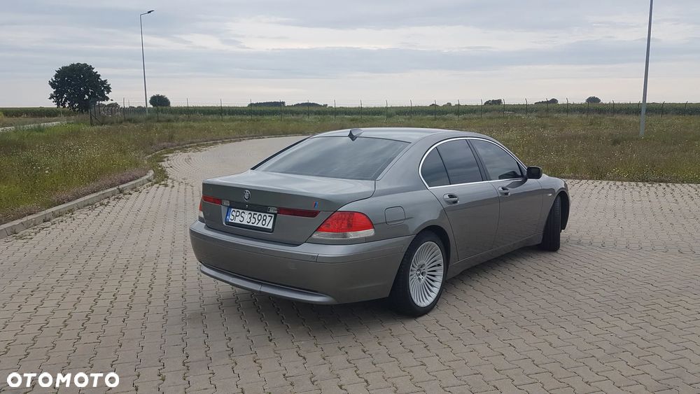 BMW Seria 7 745i - 4